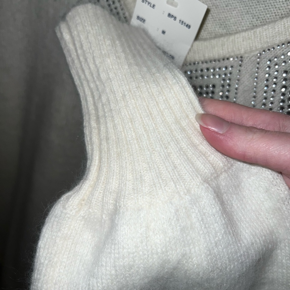 CLEARANCE NWT Boston Proper Women’s Medium White Bedazzled V-Neck Angora Sweater - Picture 7 of 10